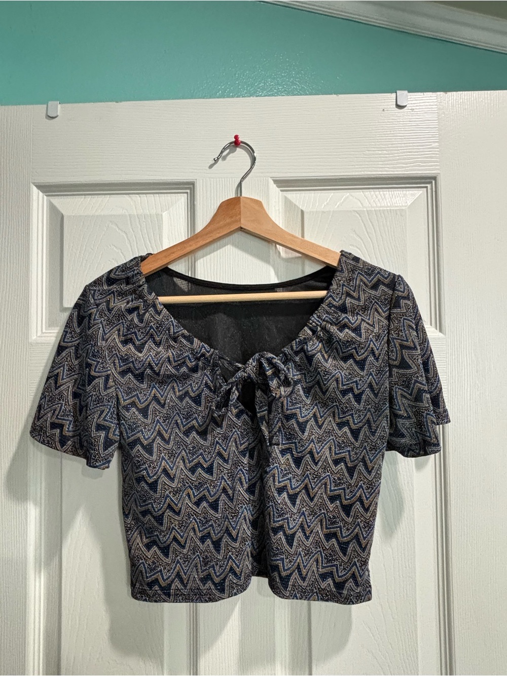 Zara Metallic Zig Zag Tie Front Crop Top S✨
